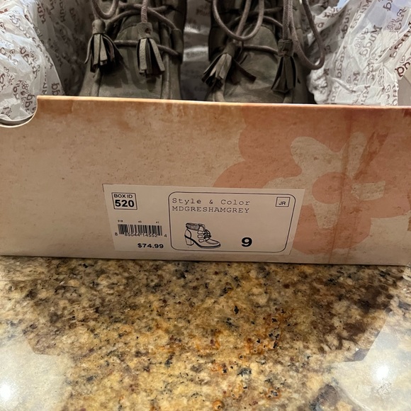 Mudd Distressed Explorer Heeled Ankle Boot - Picture 13 of 14